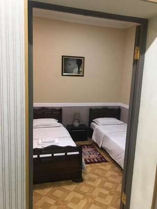 Отели типа «постель и завтрак» PIANO Тбилиси Двухместный номер с 2 отдельными кроватями-3